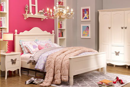 廈門(mén)喜盈門(mén)實(shí)木家具 品質(zhì)與工藝的完美結(jié)合